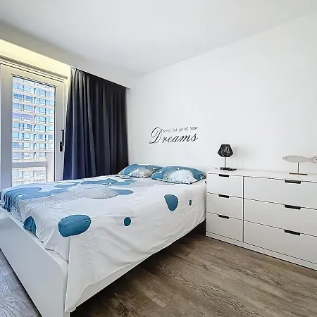 Modern Op 50 Meter De Wandeldijk *